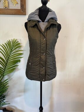 Arizona Jean Company Olive Green Quilted Vest with Gray Hooded Layer
